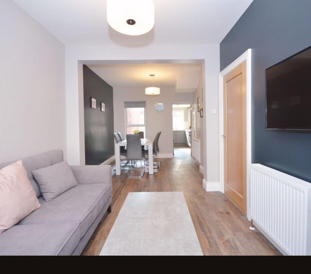 Queens Quarter Townhouse 1 بلفاست المظهر الخارجي الصورة