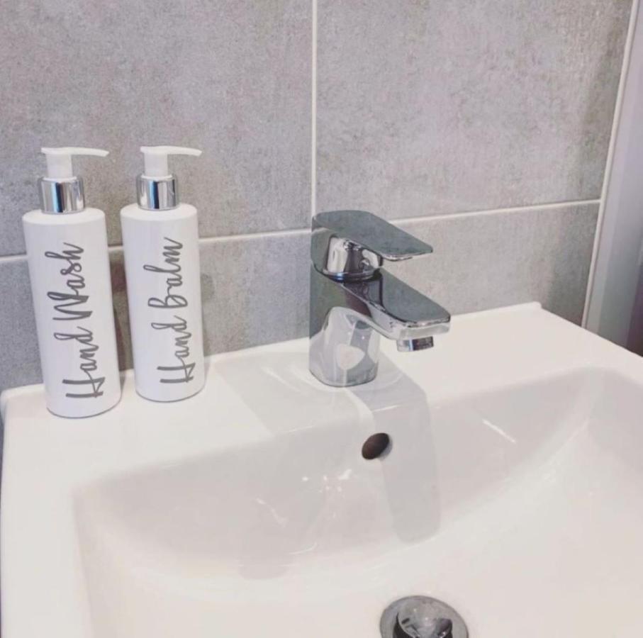 Queens Quarter Townhouse 1 بلفاست المظهر الخارجي الصورة